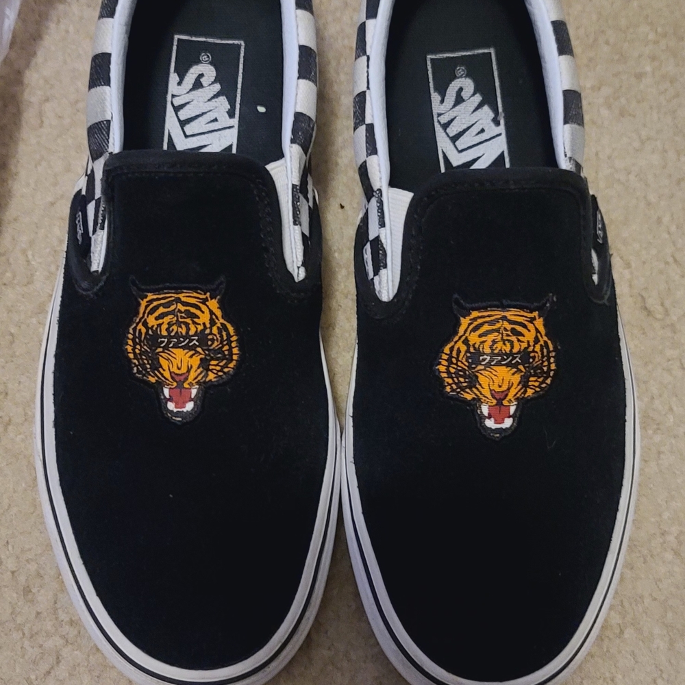 Vans Black Slip-On Shoes with Tiger Embroidery